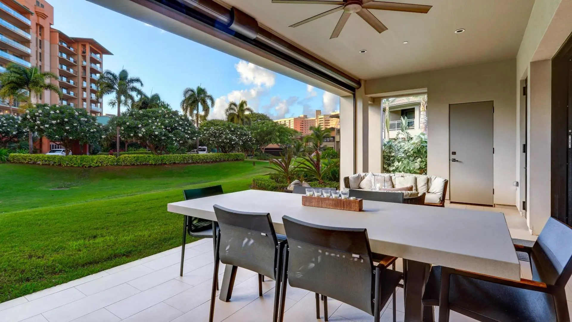 Maui Westside Presents: Honua Kai - Luana Garden Villas 7B Lahaina Apartahotel