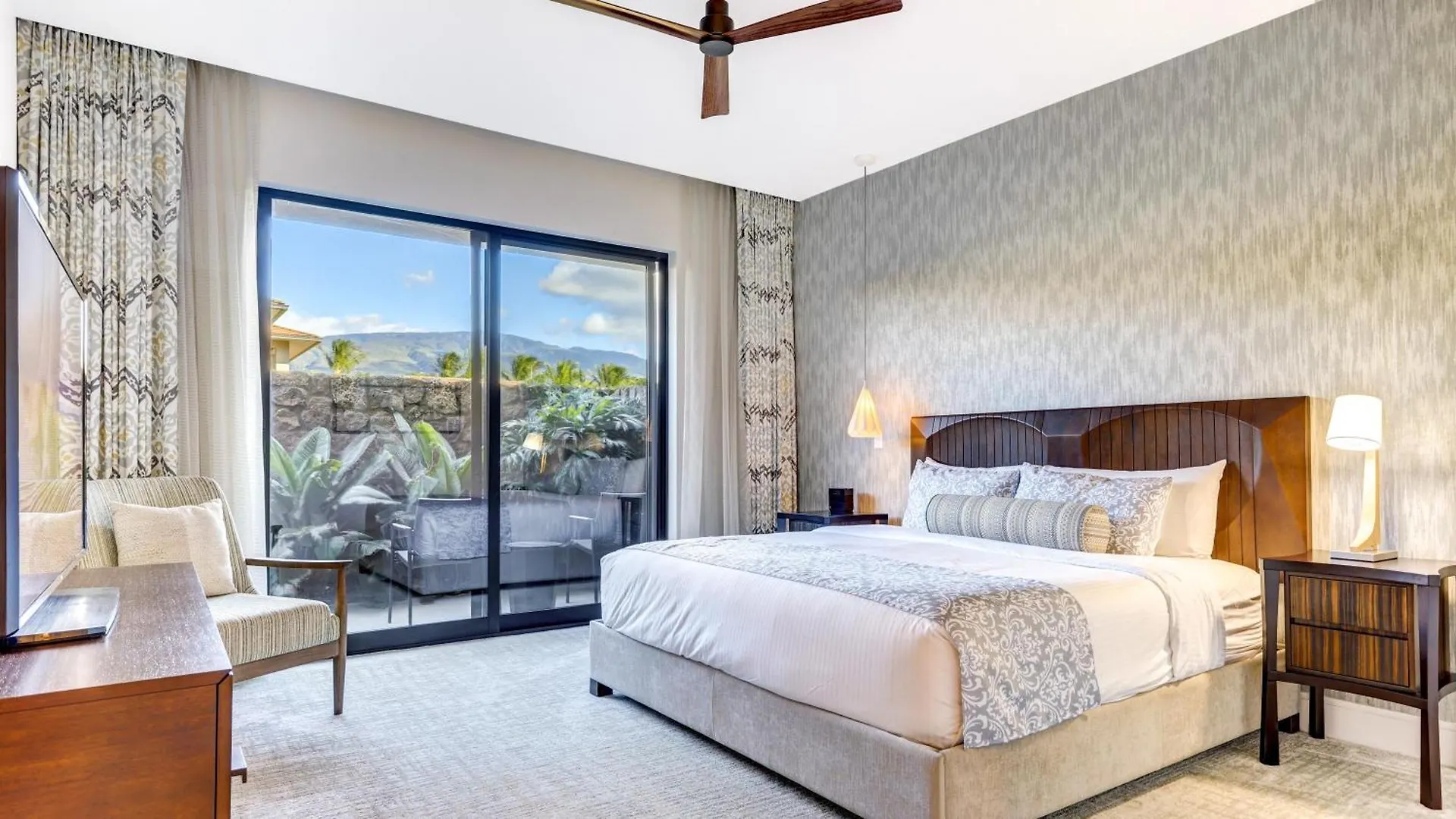 Maui Westside Presents: Honua Kai - Luana Garden Villas 7B Lahaina 0*,