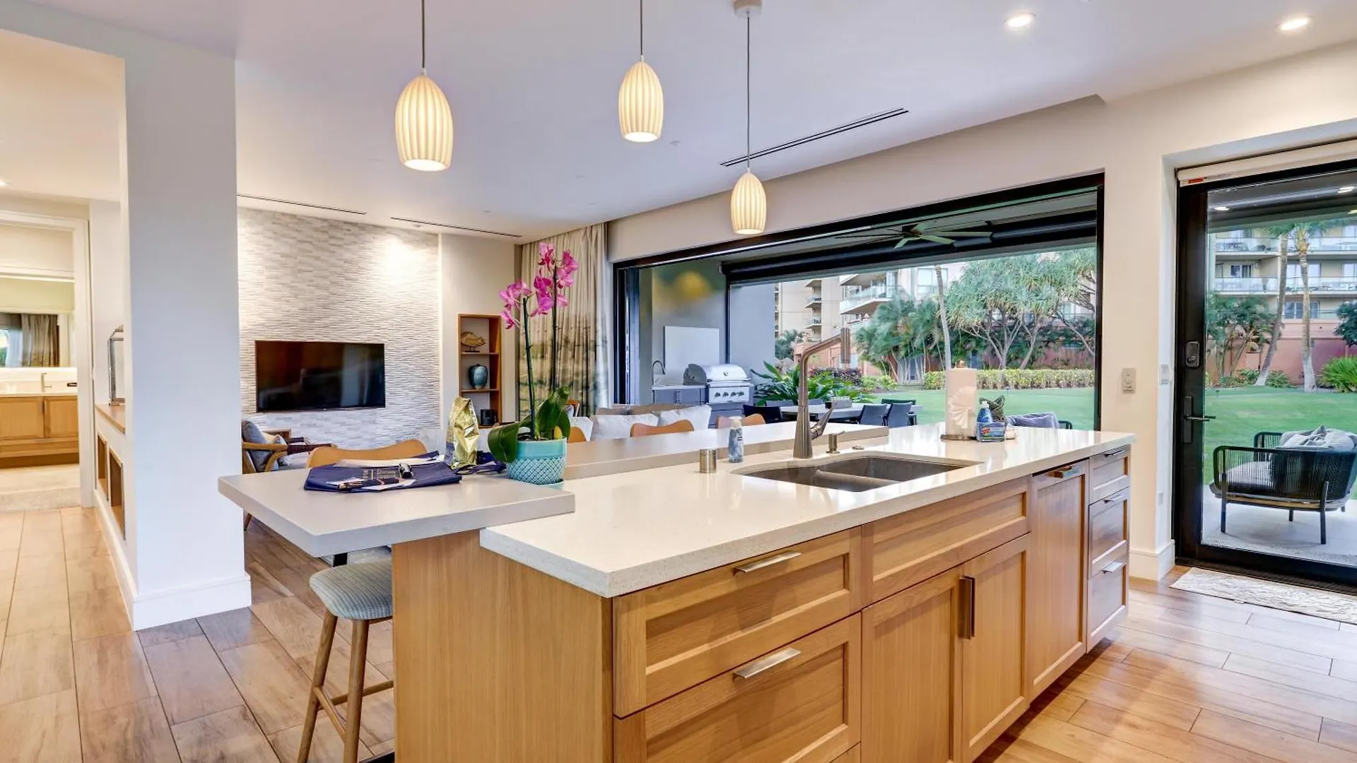 Maui Westside Presents: Honua Kai - Luana Garden Villas 7B Lahaina 0*,